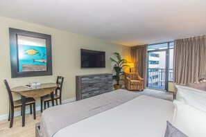 1 bedroom, iron/ironing board, free WiFi, bed sheets - Interior Studio Suite~Landmark 618 (Myrtle Beach)