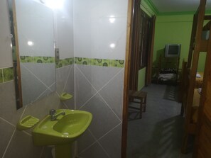 4 slaapkamers, een bureau, gratis wifi