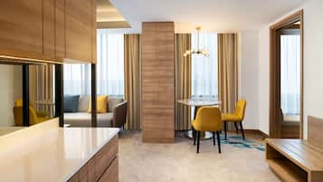 Suite, 1 Bedroom | In-room safe, desk, laptop workspace, blackout drapes