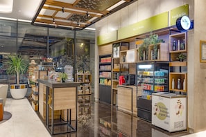 Snack bar