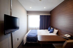 1 室のベッドルーム、デスク、アイロン / アイロン台、WiFi (無料)
