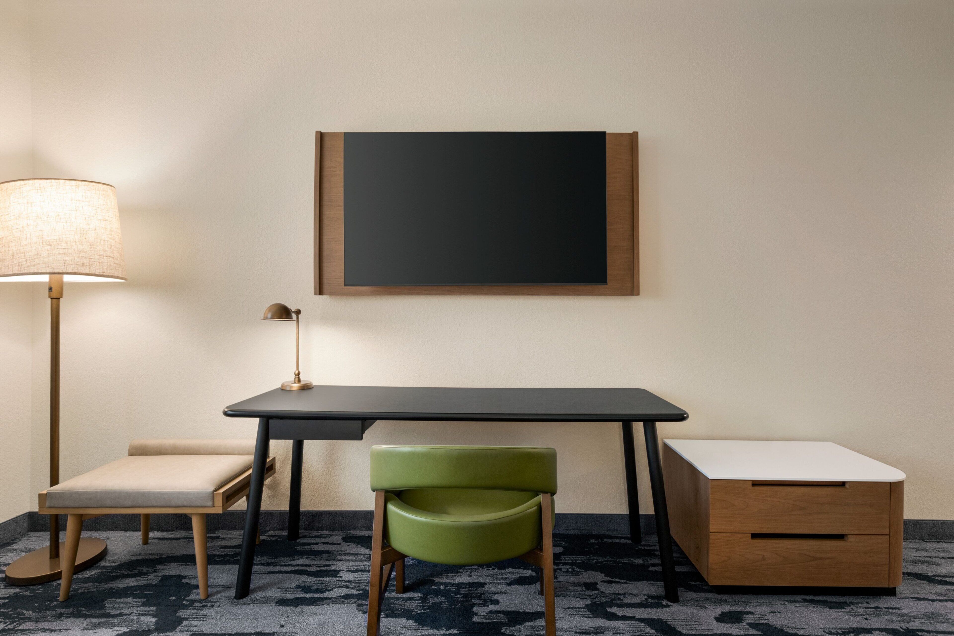 Sengetøy av topp kvalitet, memory foam-senger og skrivebord