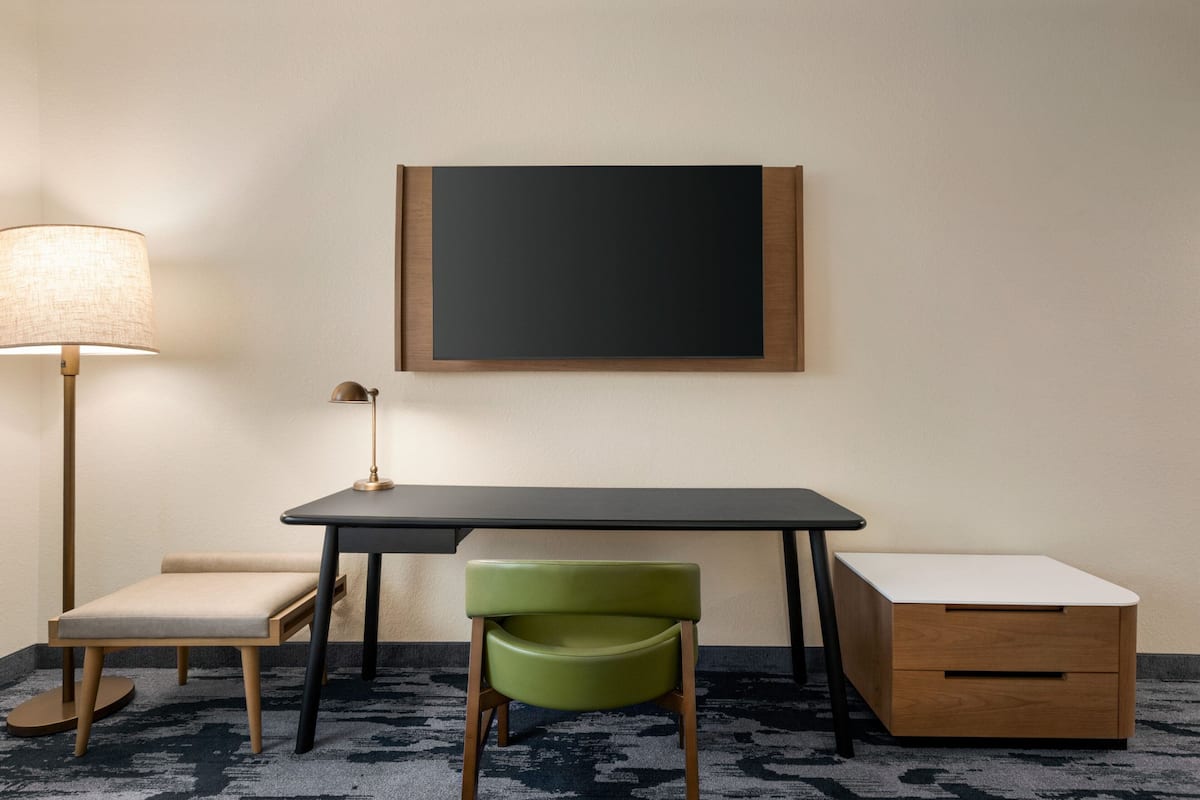 Sengetøy av topp kvalitet, memory foam-senger og skrivebord