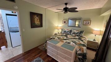 1 bedroom, travel cot, free WiFi, bed sheets