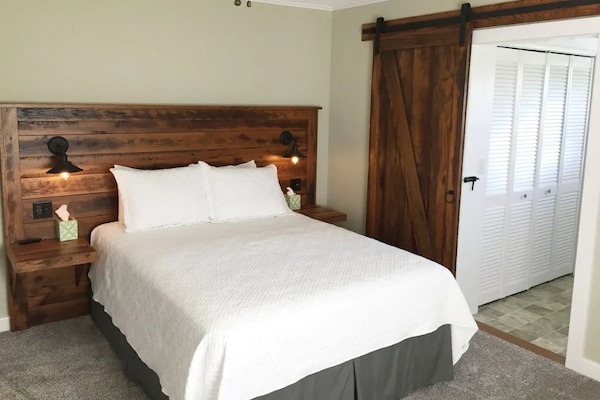 2 quartos, ferros/tábuas de passar roupa, Wi-Fi, roupa de cama