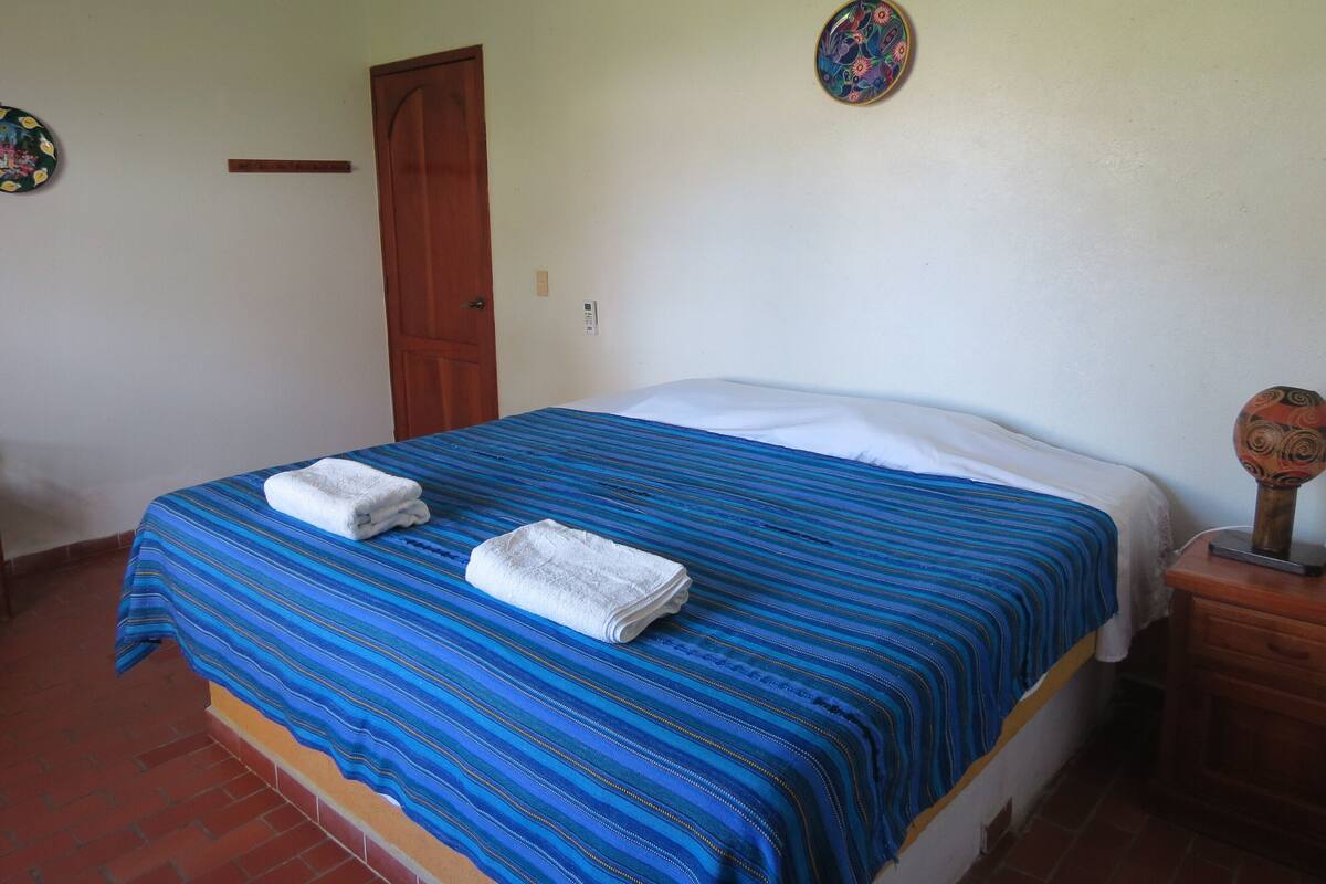 Wi-Fi de cortesia, roupa de cama