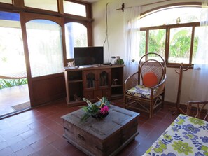 Cabin Grand | Khu phòng khách | TV LED 