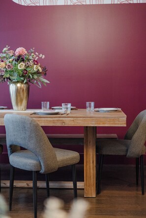 Unclassified image, 2 of 73, button