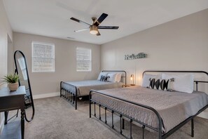 2 bedrooms, iron/ironing board, Internet, bed sheets