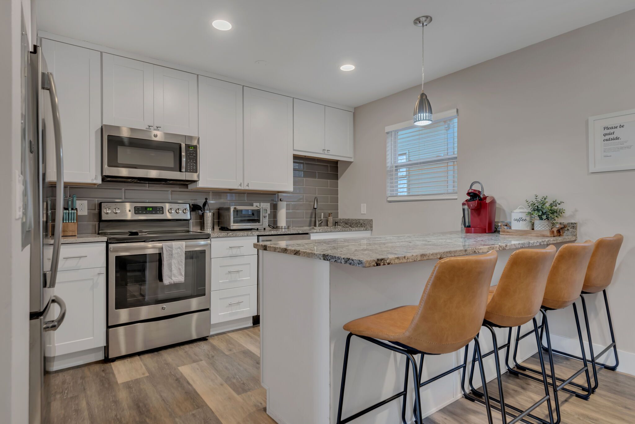 雪櫃、微波爐、焗爐、爐具