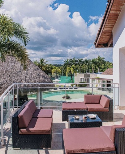 Sambarela Luxury Villas. With Access to the Exclusive Eden Roc Beach Club.