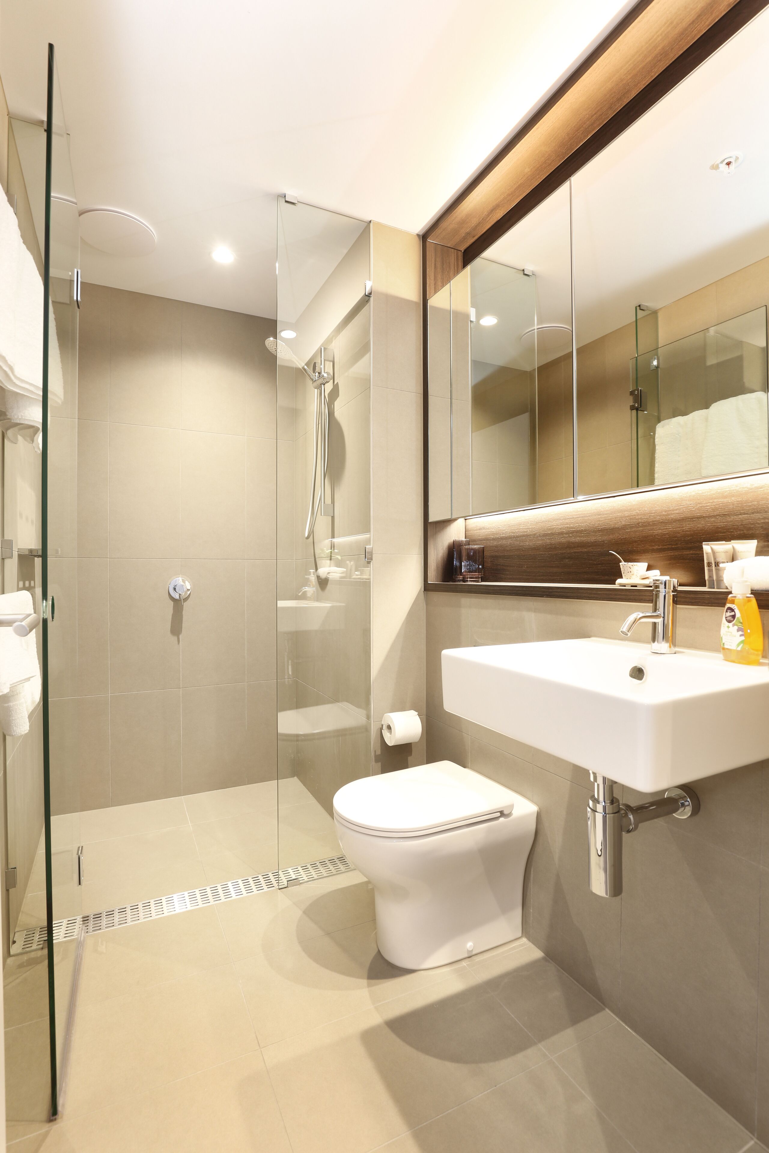 Orange Stay At Melbourne Quarter — image 19