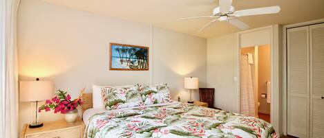 1 bedroom, desk, travel crib, WiFi