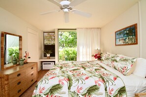 1 bedroom, desk, travel cot, WiFi - North Shore Barefoot Hideaway -- come relax with us! (Kahuku)