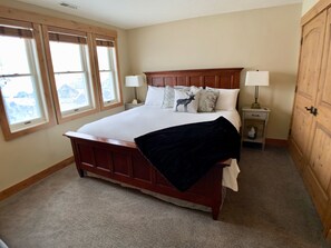 2 makuuhuonetta, vauvan matkasänky, ilmainen Wi-Fi, vuodevaatteet