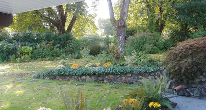 Dominion Brook Park Vacation Rental - Beautiful suite with garden / park views.