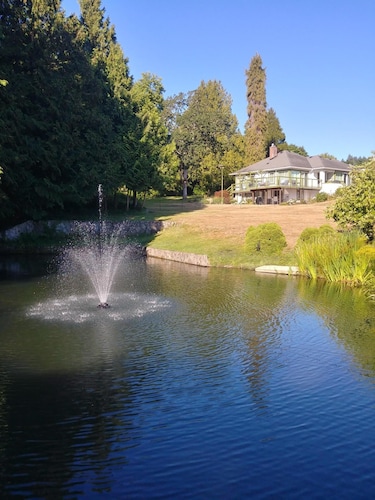 Dominion Brook Park Vacation Rental - Beautiful suite with garden / park views.
