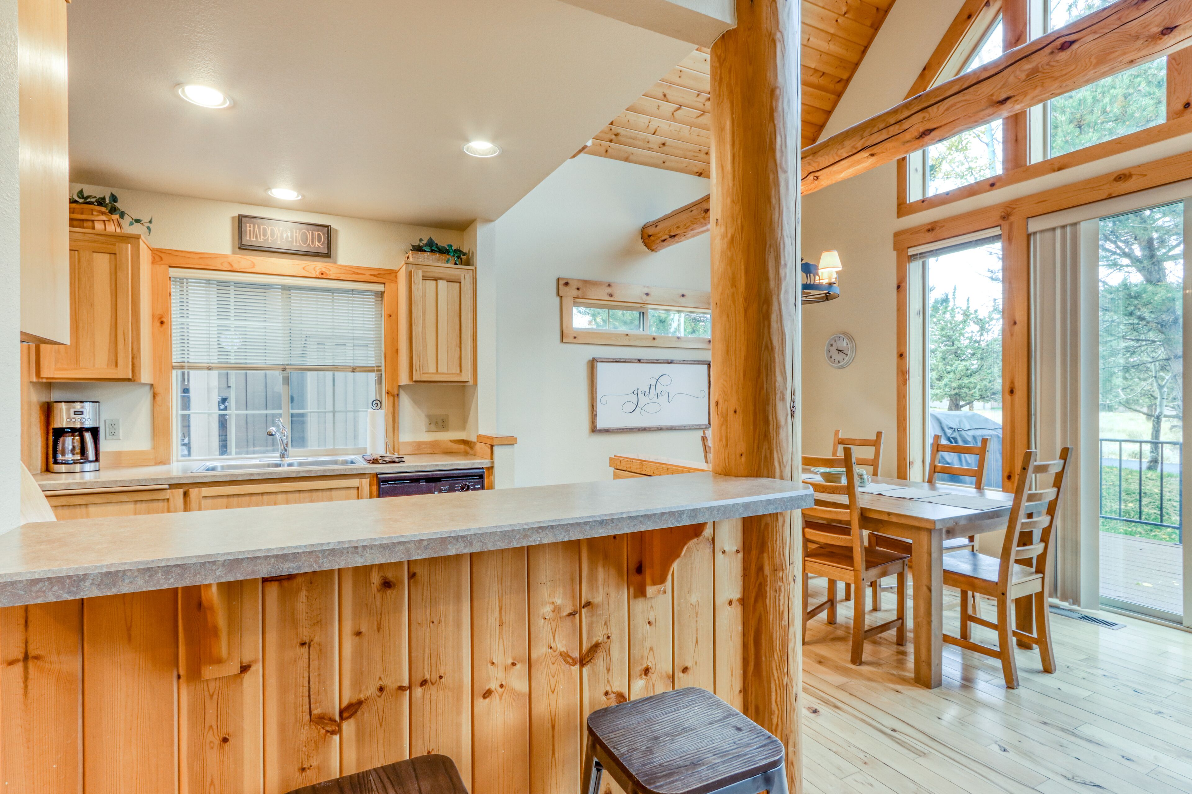 Dog-friendly resort with private hot tub, 3 golf courses, tennis courts & pools