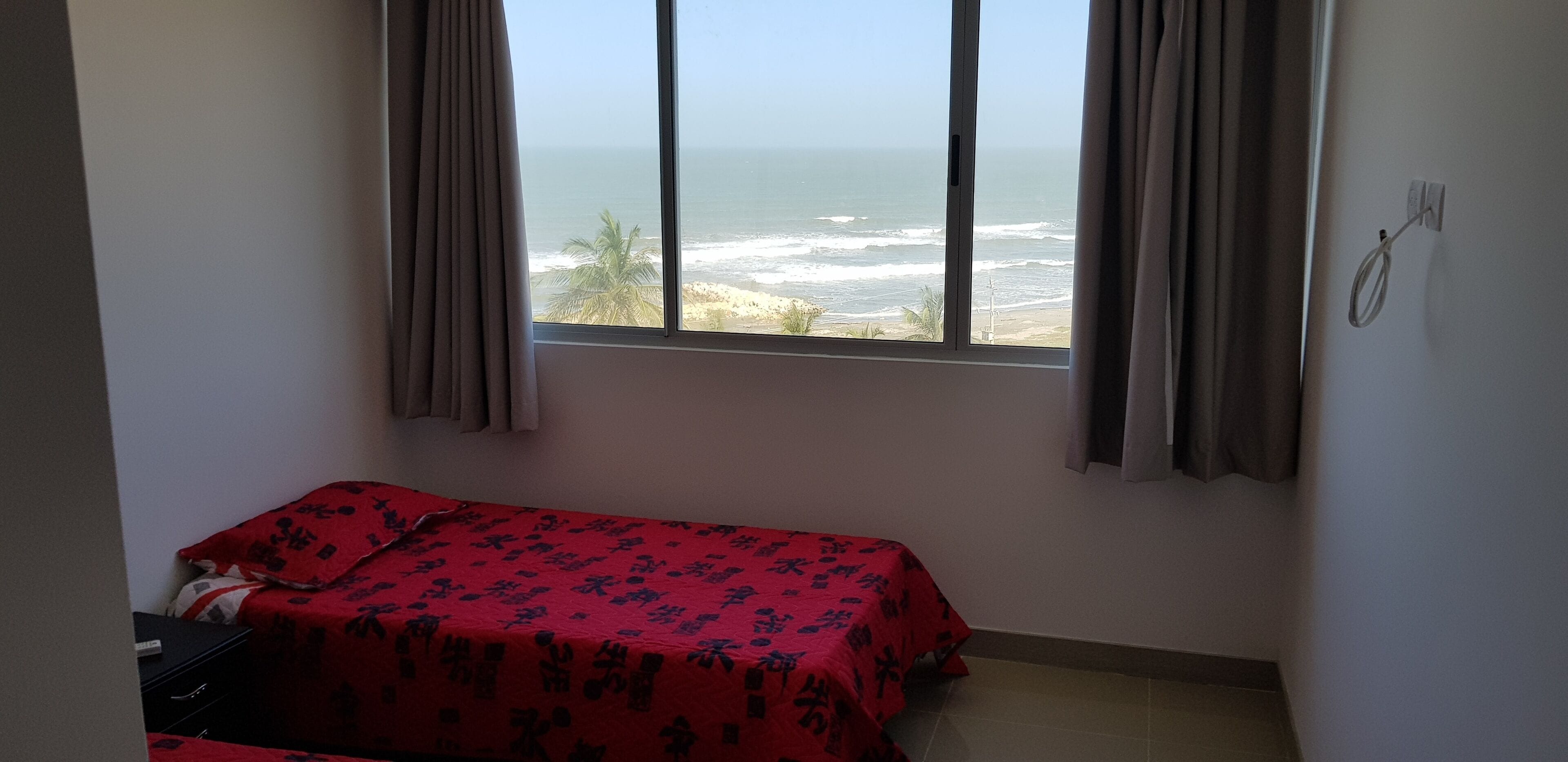 Apartment with Spectacular Sea View