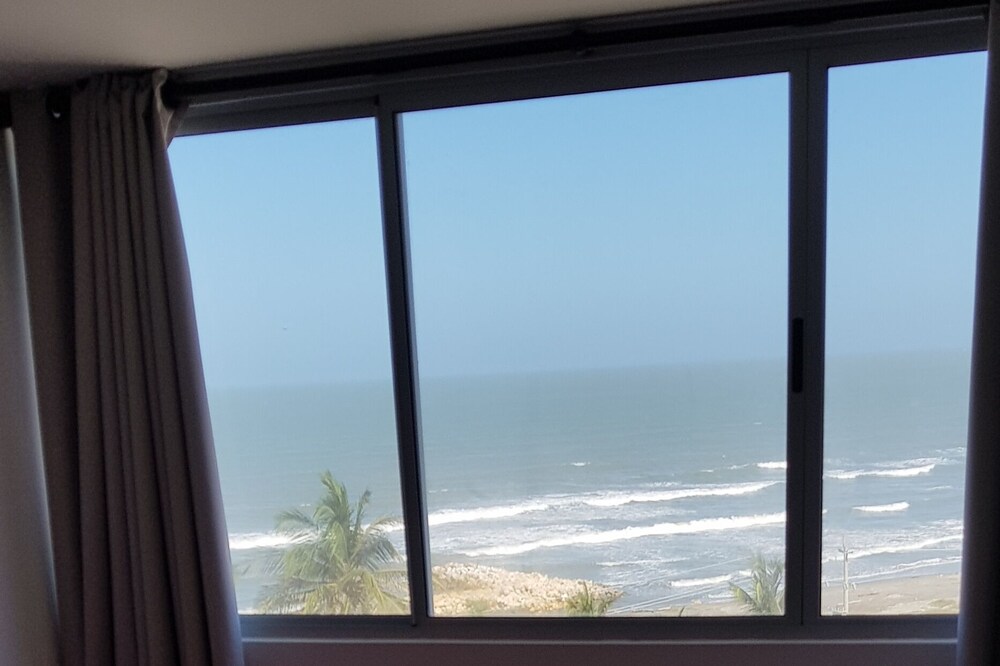Apartment with Spectacular Sea View