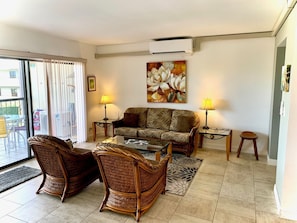 TV - Perfectly located Air conditioned 2BR 2BTH Condo in downtown Kona (Kailua-Kona)