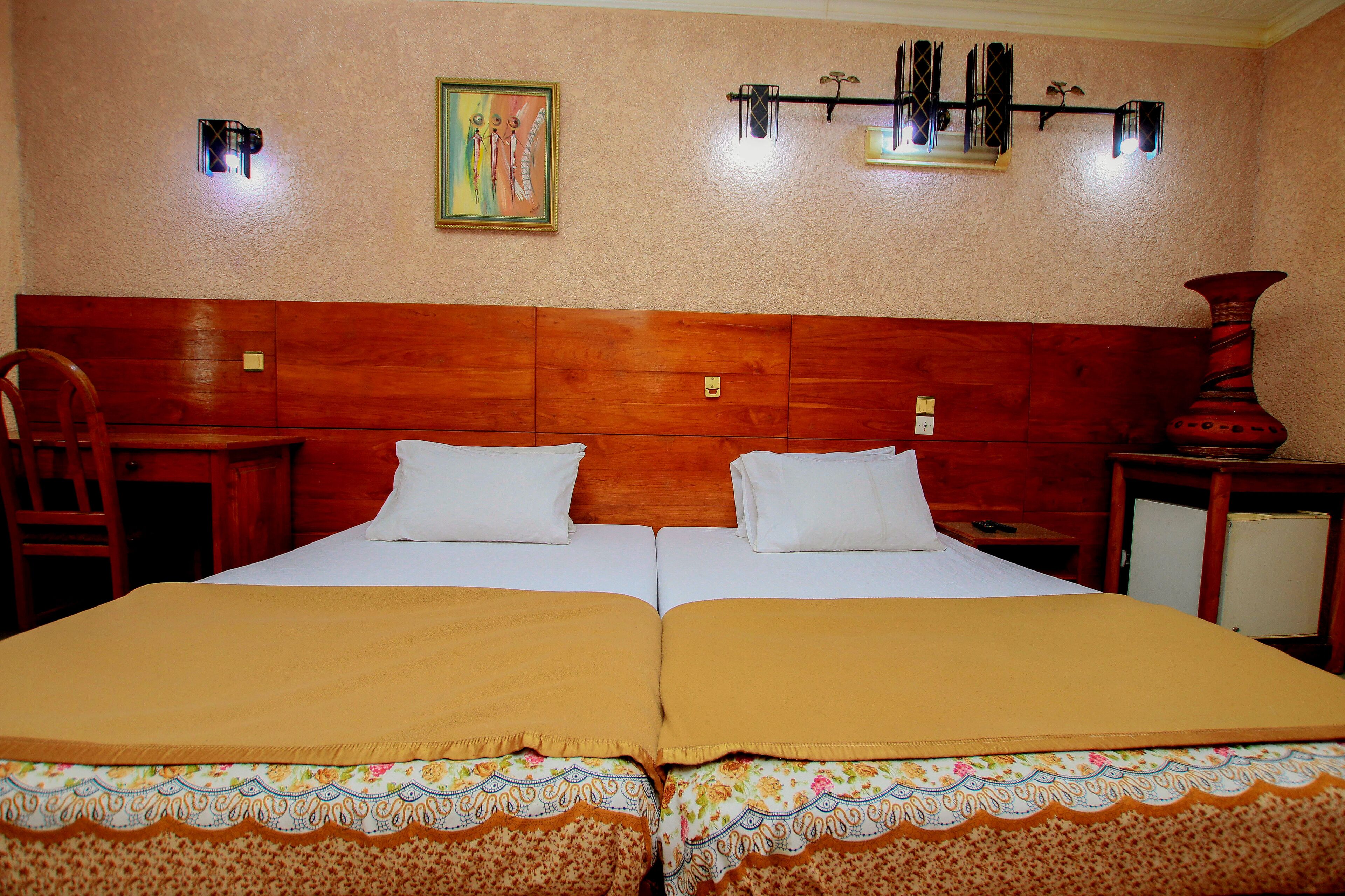 مكتب وتجهيزات عازلة للصوت وواي فاي مجانًا