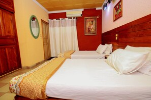 Standard Twin Room | Desk, soundproofing, free WiFi - Hotel Le Prince (Cotonou)
