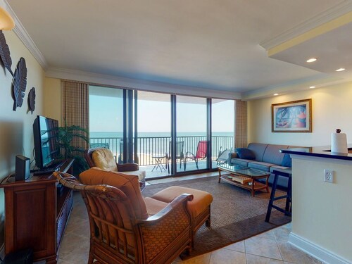Sea Colony Ocean 7th floor condo w/ free WiFi, shared sauna, and pool
