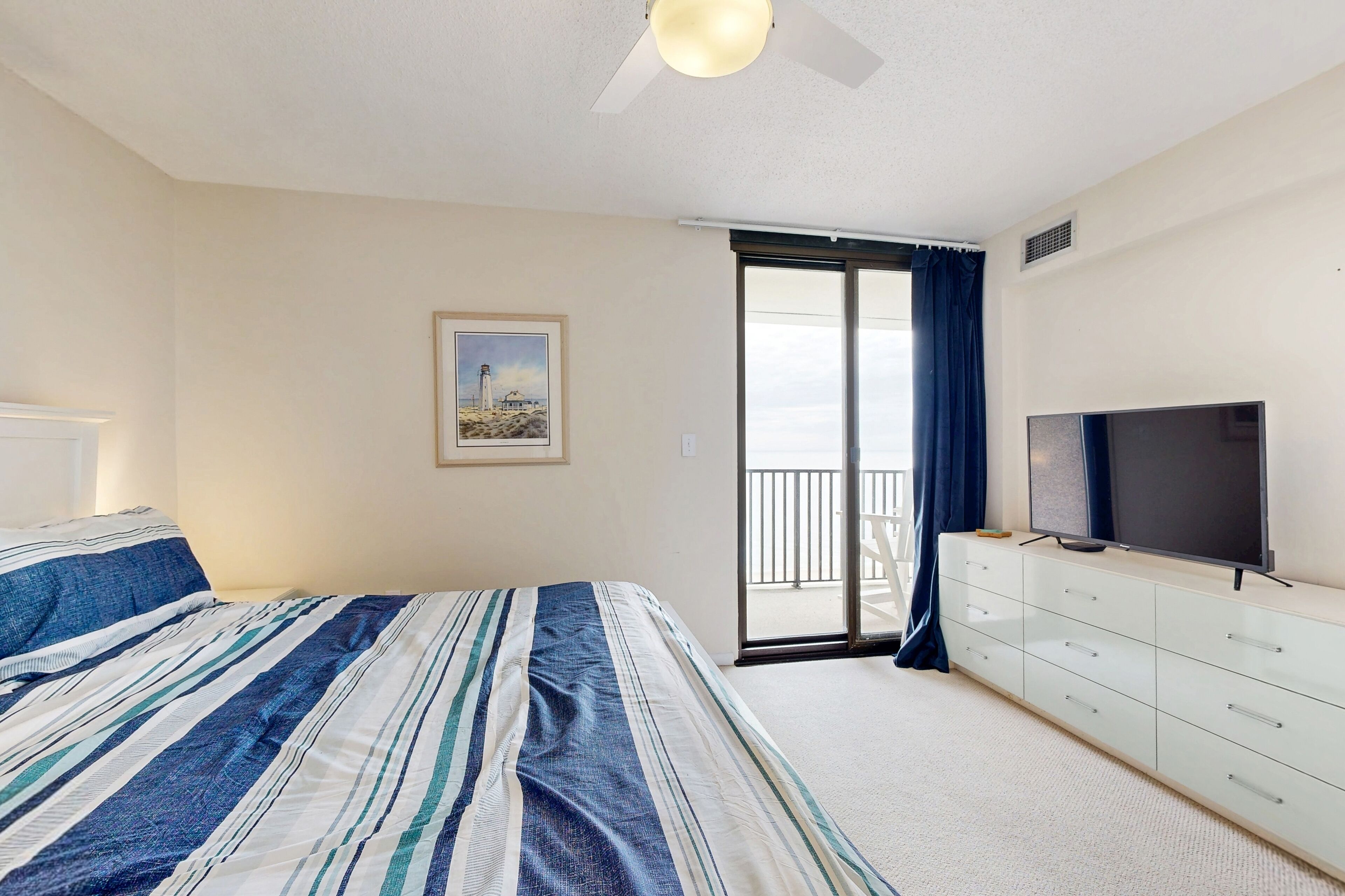 2 bedrooms, iron/ironing board, internet, bed sheets