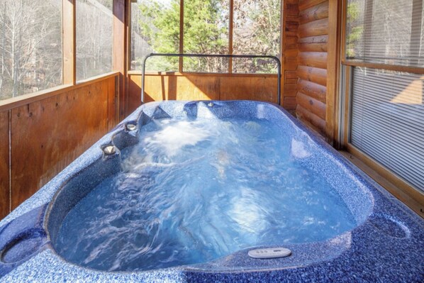 Indoor spa tub