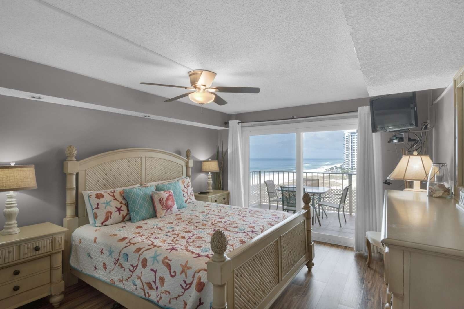 Make memories on the beach! Clean 3bd/2bth condo!