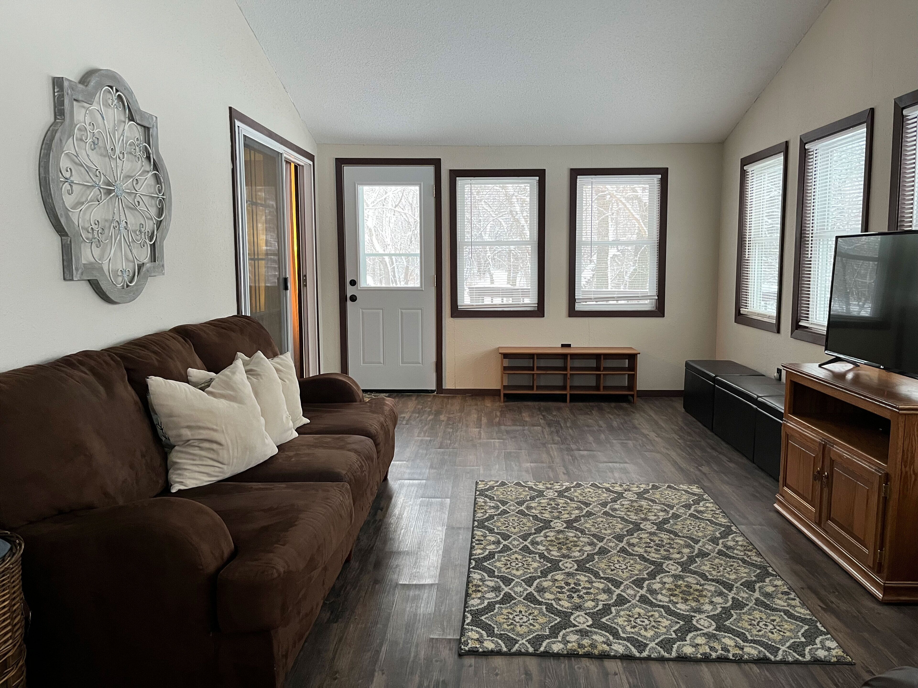 Smart TV, video games, DVD player, video library