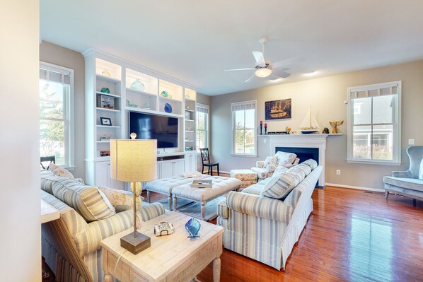 TV, fireplace, DVD player