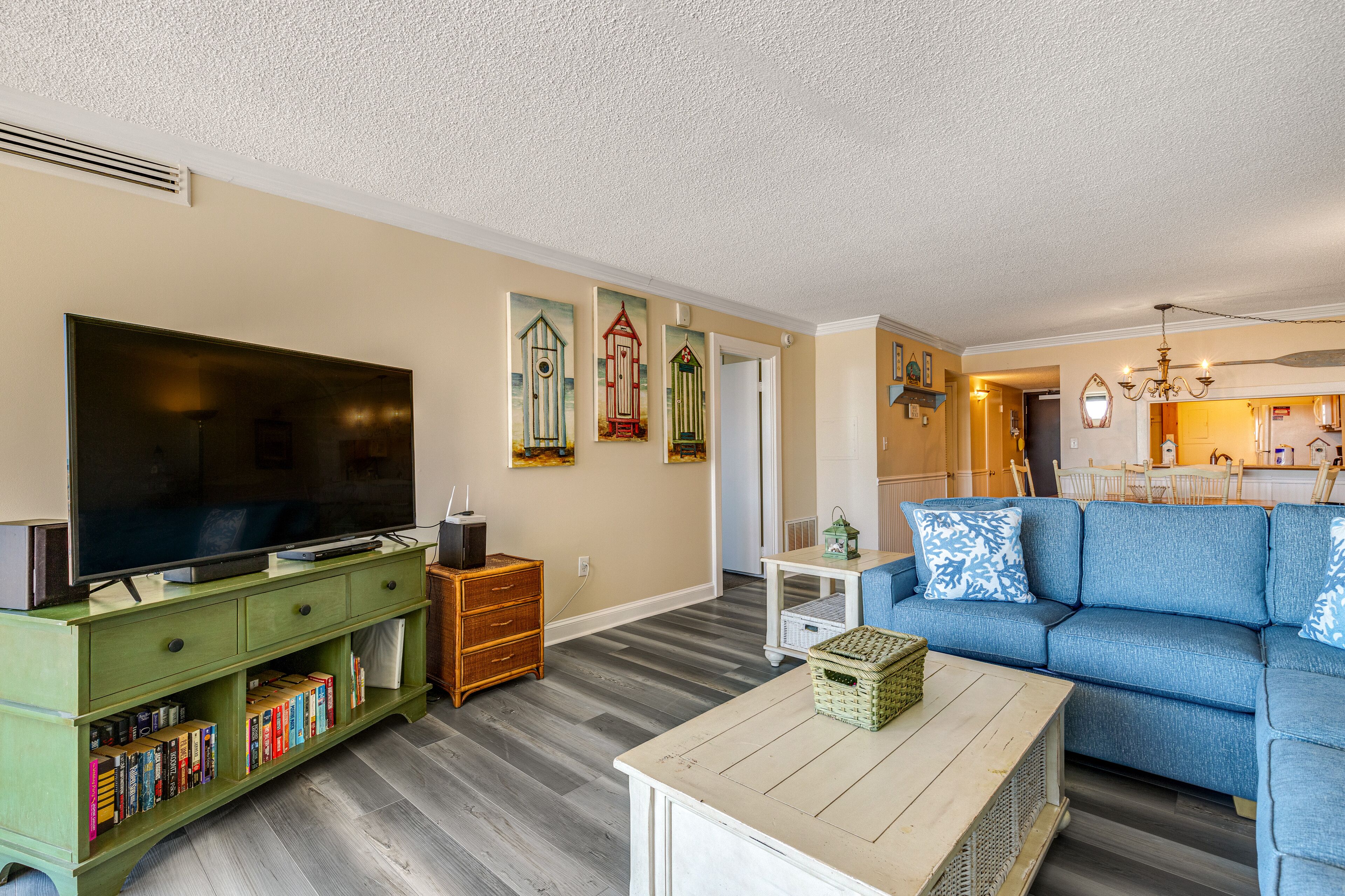 Sea Colony Ocean 1st floor condo w/ elevator, pool, and basketball court