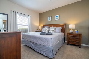 4 chambres, fer et planche à repasser, accès au Wi-Fi (inclus)