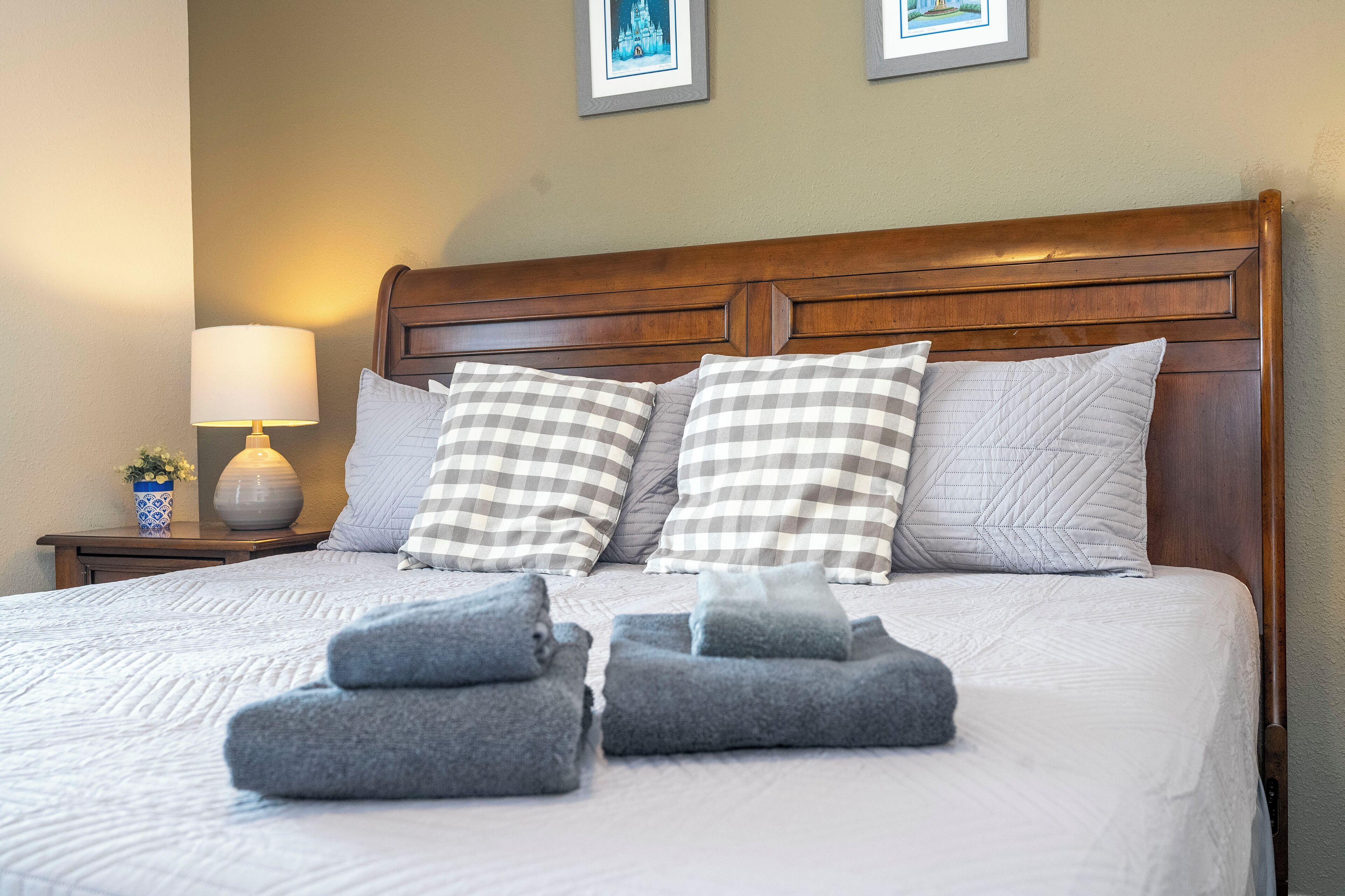 4 bedrooms, iron/ironing board, free WiFi, bed sheets