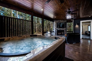 Indoor spa tub