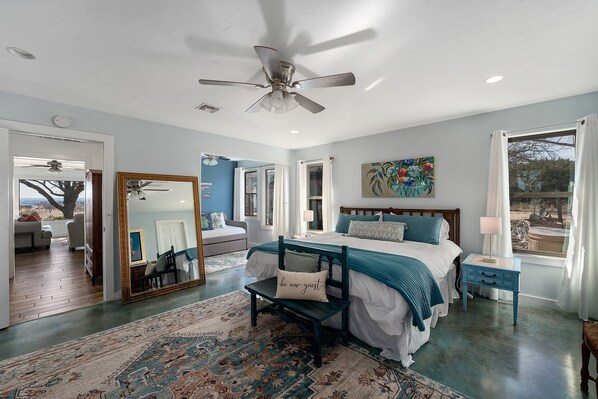 2 bedrooms, iron/ironing board, free WiFi, bed sheets