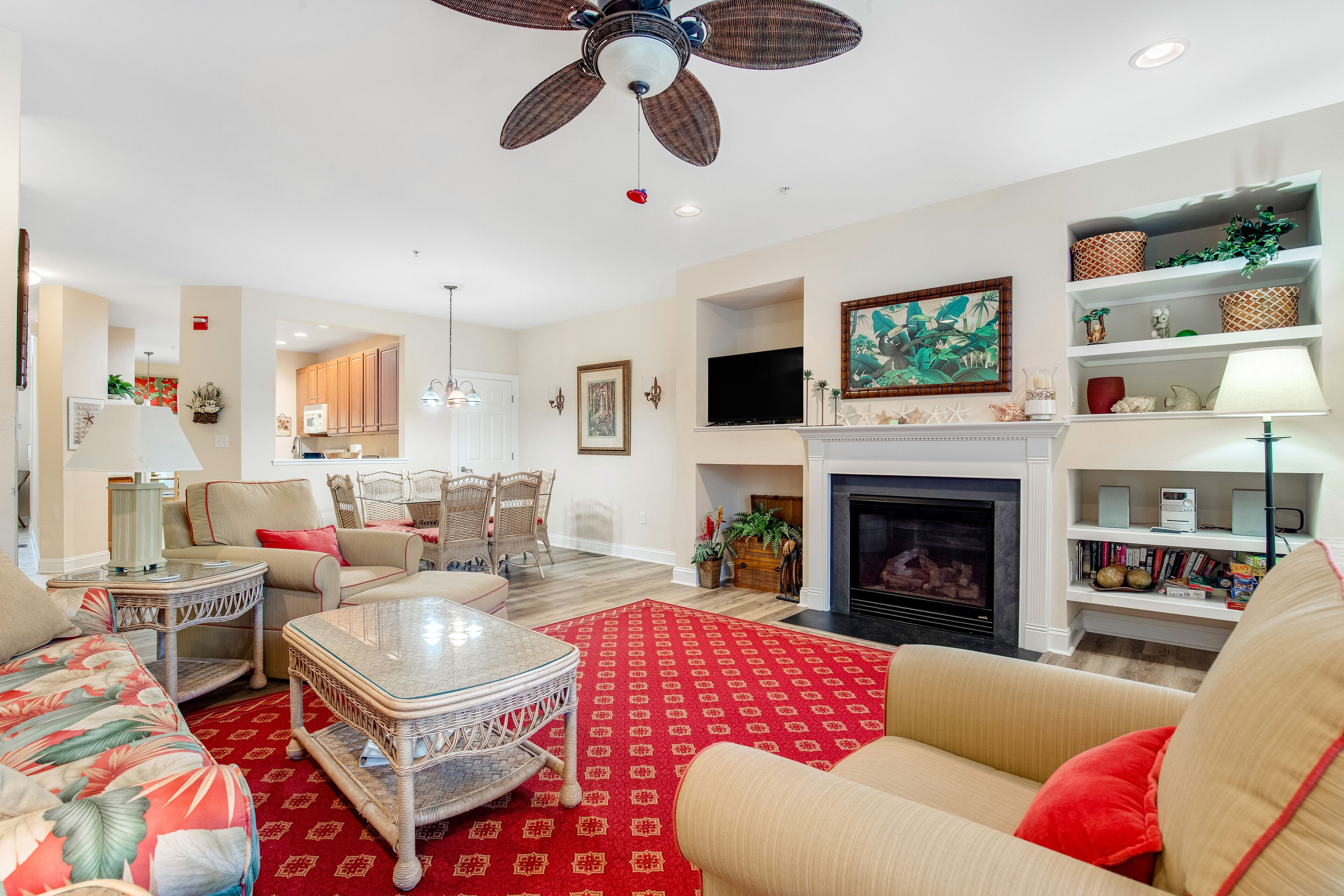 Bear Trap Dunes 1st floor condo w/ balcony, free WiFi, and golf on-site