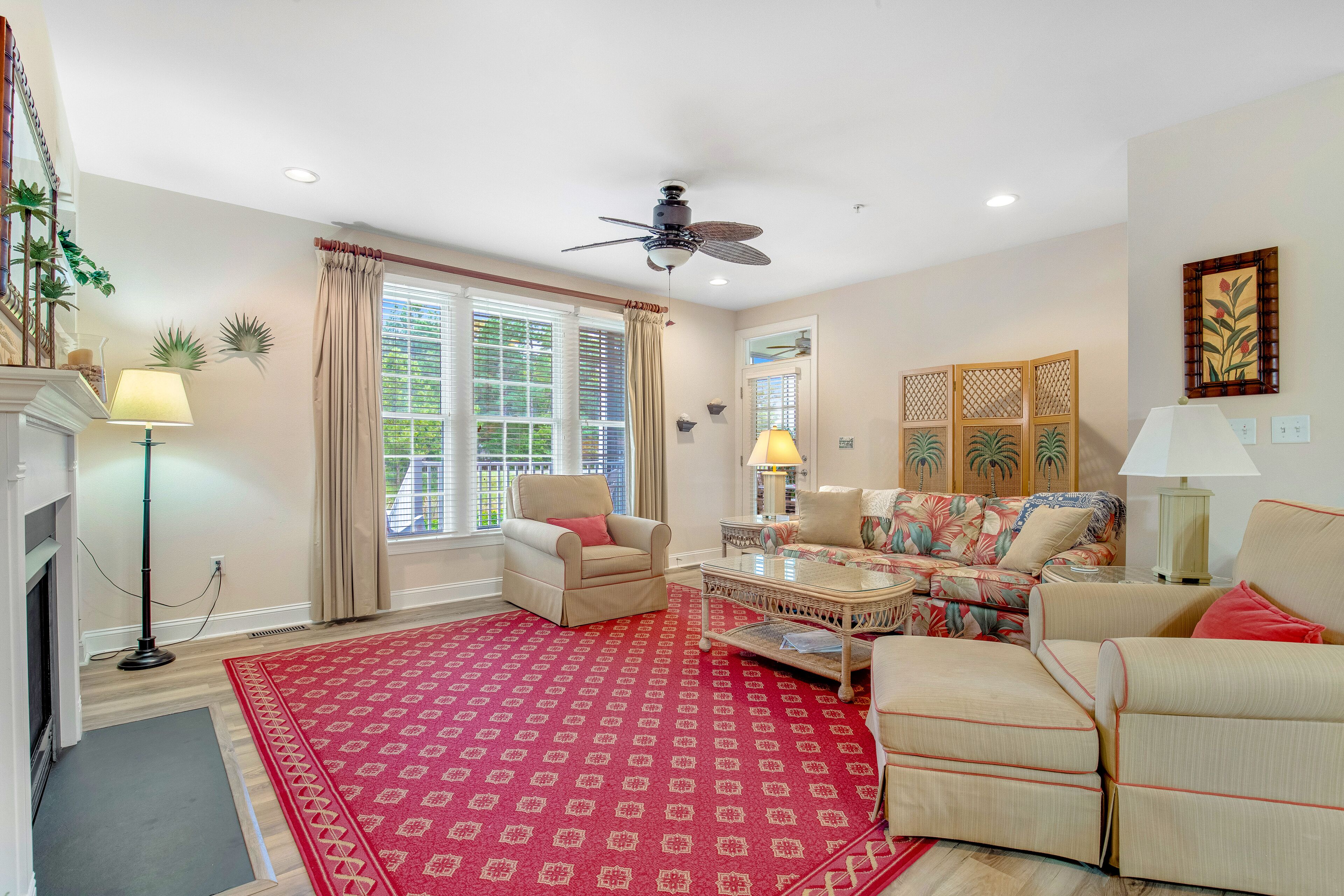 Bear Trap Dunes 1st floor condo w/ balcony, free WiFi, and golf on-site