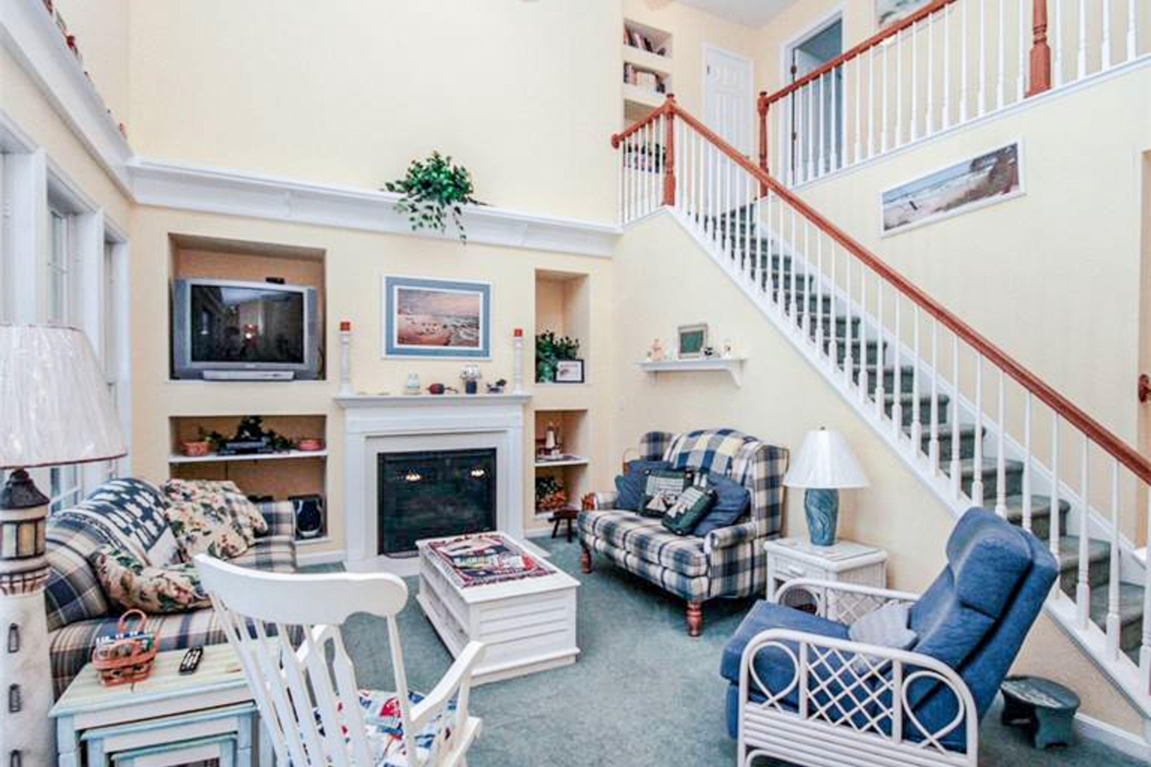 Bear Trap Dunes townhouse w/ fireplace, basketball court, tennis court, WiFi