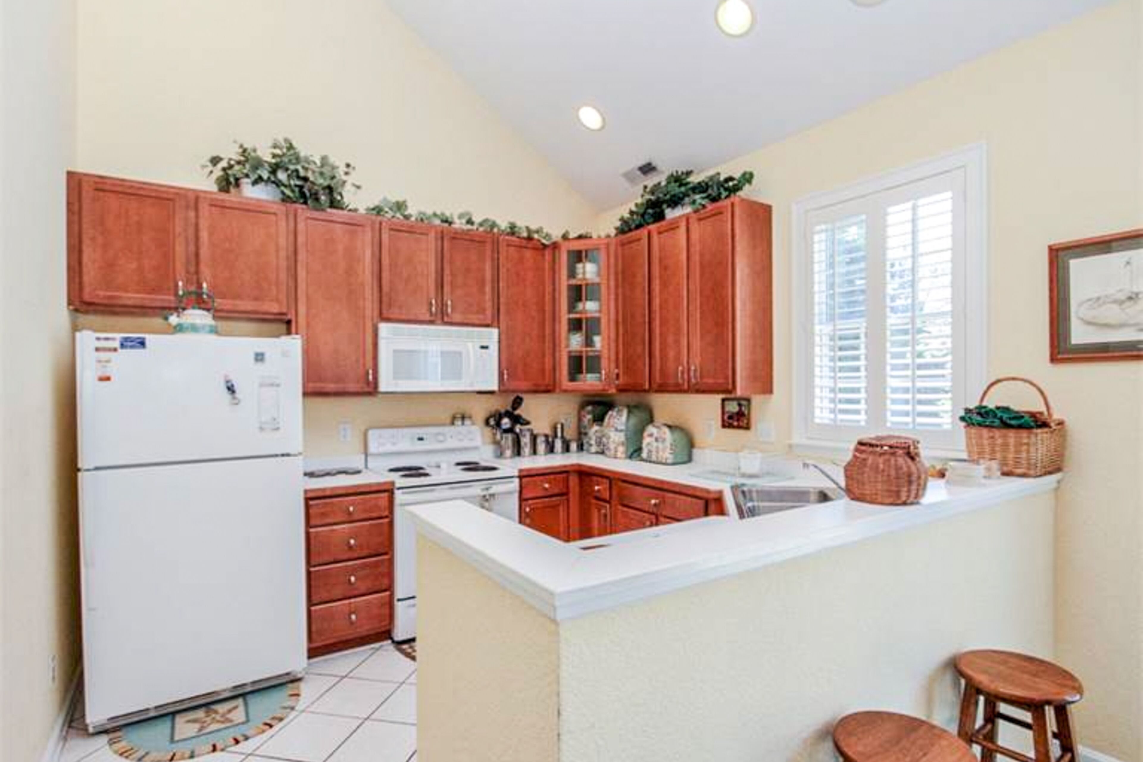 Bear Trap Dunes townhouse w/ fireplace, basketball court, tennis court, WiFi