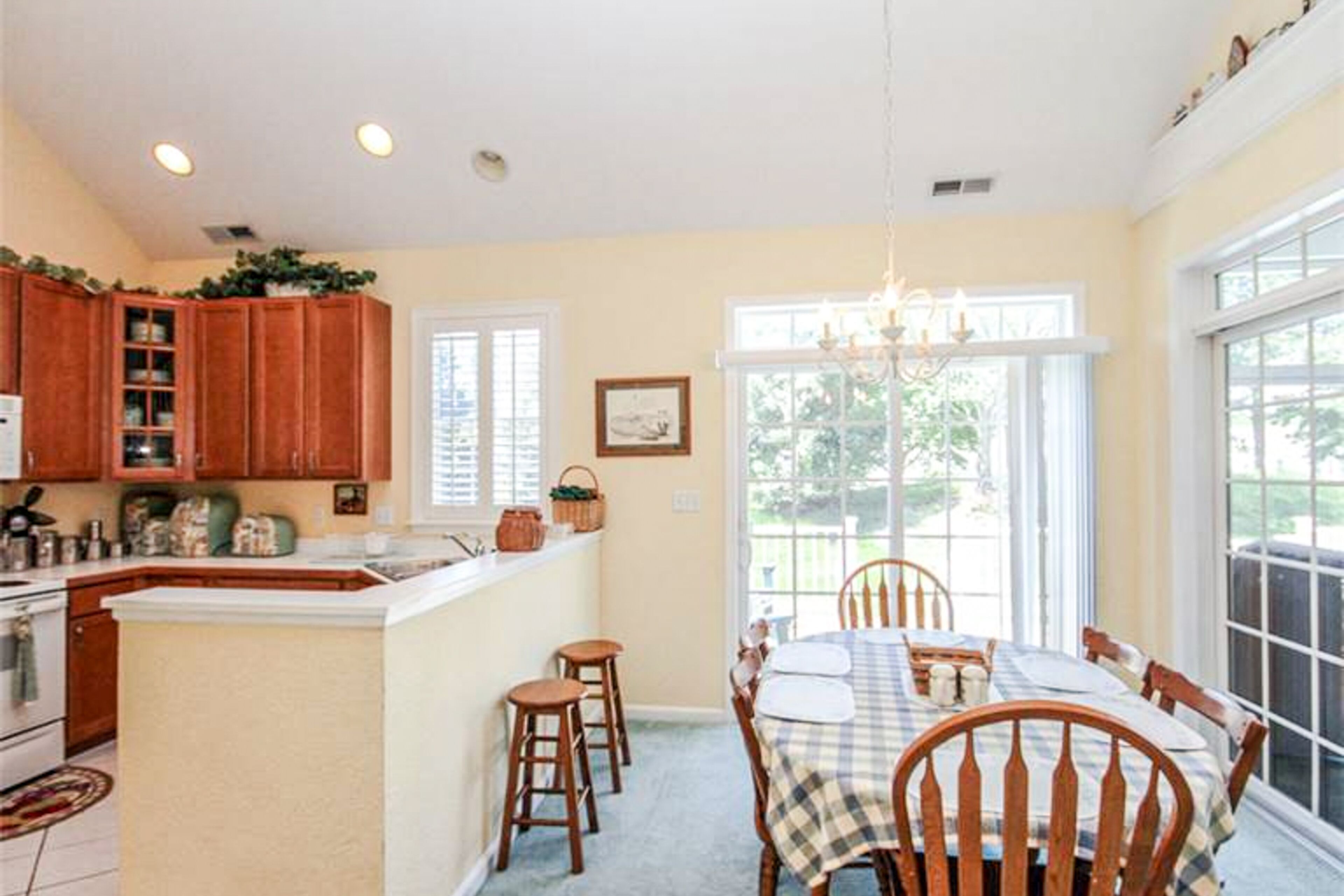 Bear Trap Dunes townhouse w/ fireplace, basketball court, tennis court, WiFi