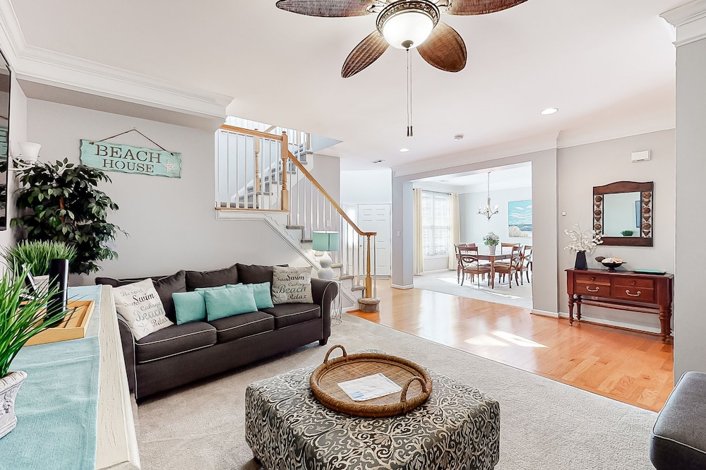 Bayside Bethany Lakes townhouse w/ basketball court, pools, gym & tennis
