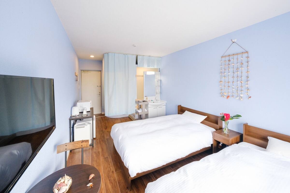 Desk, WiFi (free), bed sheets