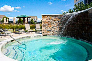 Sisäuima-allas, lämmitetty uima-allas