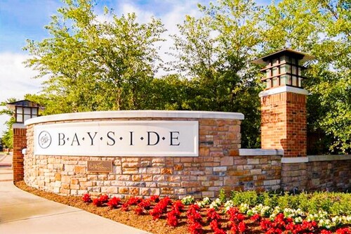 Dog-friendly resort townhouse w/shared sauna, fireplace, basketball/tennis court