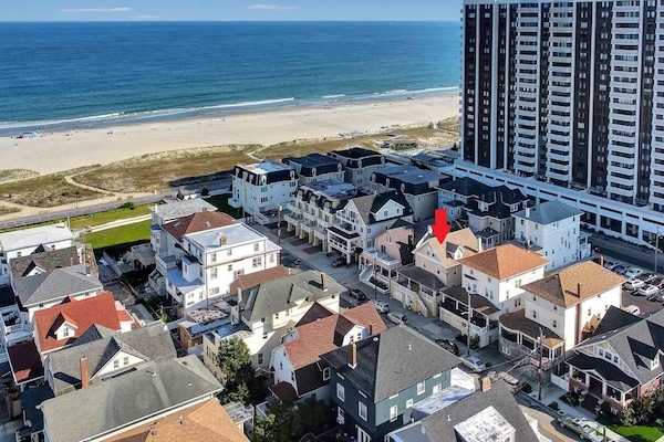 Only steps to the beach!