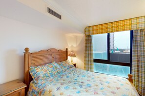 3 slaapkamers, een strijkplank/strijkijzer, internet, beddengoed