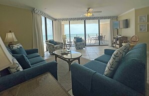 Living area - Surfmaster II 212 - Oceanfront in Garden City Beach, SC (Garden City)